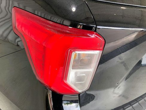 Used 2023 Ford Explorer XLT w/ Equipment Group 202A image 13