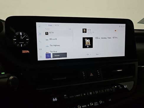 Used 2025 Lexus ES 350 w/ Premium Package FWD image 18
