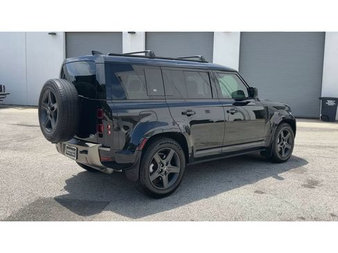 Used 2021 Land Rover Defender 110 X-Dynamic SE AWD/4WD image 8