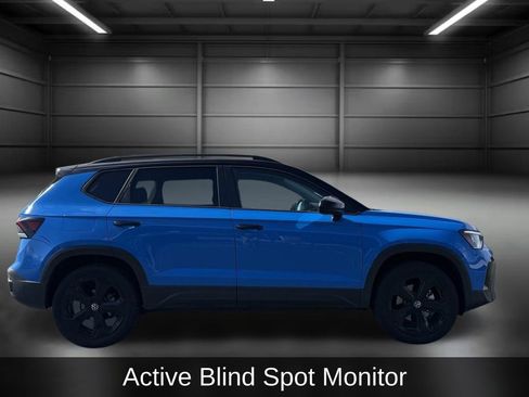 Used 2025 Volkswagen Taos SE image 7