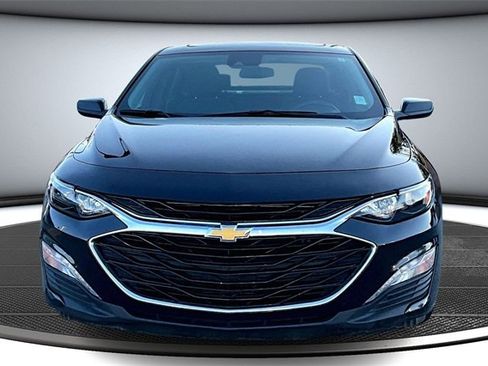 Used 2024 Chevrolet Malibu LT image 2