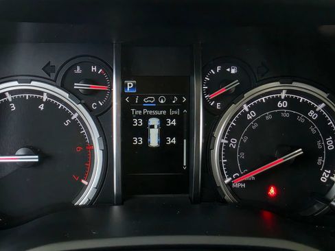 Used 2021 Toyota 4Runner TRD Off-Road Premium w/ Moonroof Package AWD/4WD image 34