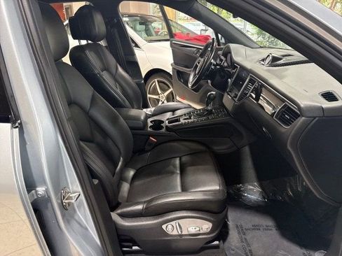 Used 2018 Porsche Macan S w/ Premium Package Plus image 29