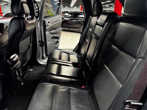 Used 2020 Jeep Grand Cherokee Limited w/ Luxury Group II image 41