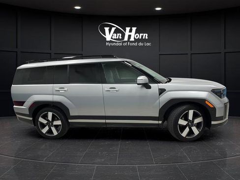 Used 2024 Hyundai Santa Fe Limited image 2