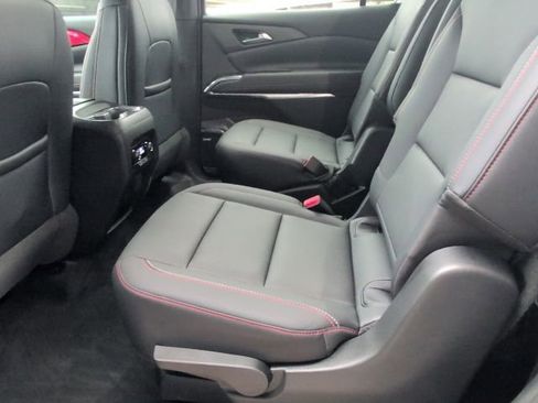 Used 2024 Chevrolet Traverse Z71 w/ Enhanced Driving Package image 7