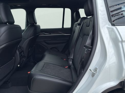 New 2026 Jeep Grand Cherokee Altitude AWD/4WD image 14
