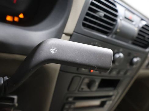 Used 2004 Volvo S40 image 32