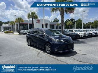 Used 2023 Toyota Sienna XLE FWD video 1
