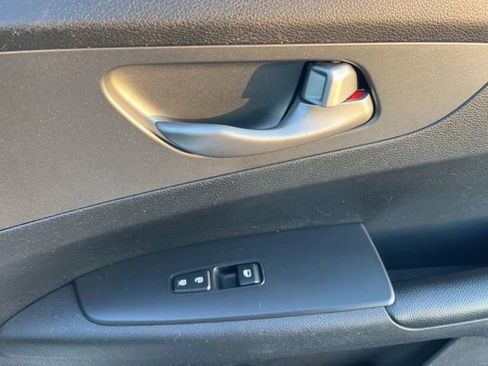 Used 2019 Kia Forte LXS image 27