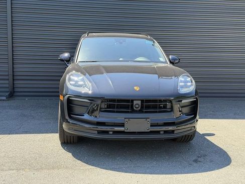 Used 2026 Porsche Macan AWD/4WD image 3