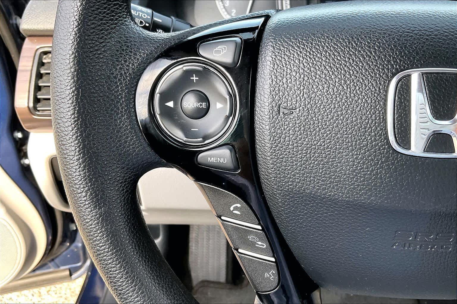 Used 2017 Honda Accord EX image 21