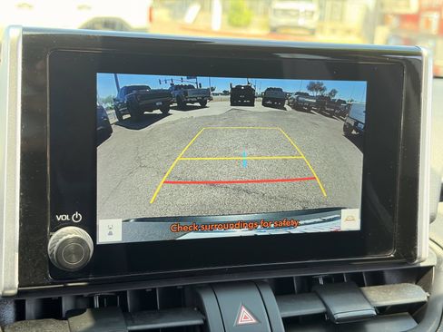 Used 2024 Toyota RAV4 XLE FWD image 20