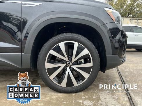 Certified 2022 Volkswagen Taos SE image 10