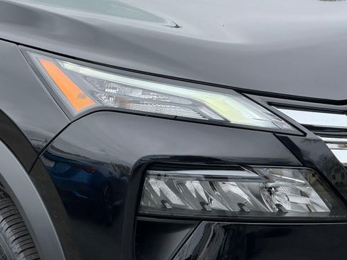 Used 2025 Nissan Rogue S AWD/4WD image 7