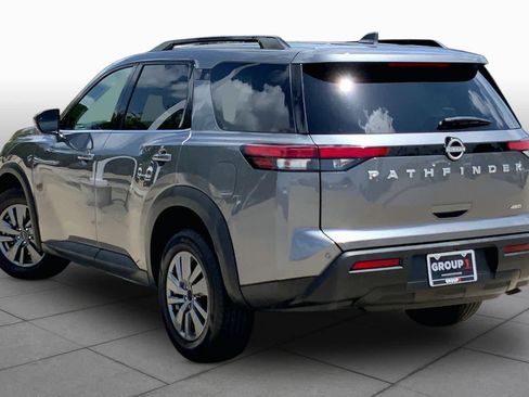 Used 2025 Nissan Pathfinder SV AWD/4WD image 11