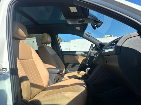 Certified 2024 Volkswagen Tiguan SE R-Line AWD/4WD image 15