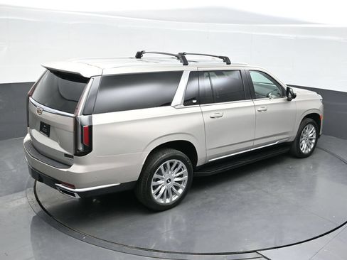Certified 2024 Cadillac Escalade ESV Premium Luxury AWD/4WD image 37