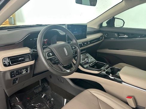 Used 2023 Lincoln Nautilus Reserve w/ Luxury Package AWD/4WD image 9