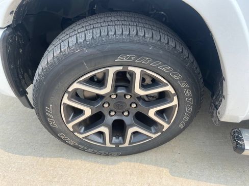 Used 2025 RAM 1500 Laramie w/ Sport Appearance Package AWD/4WD image 8