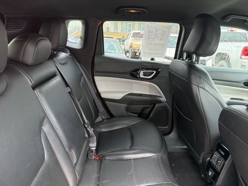Used 2025 Jeep Compass Limited AWD/4WD image 18