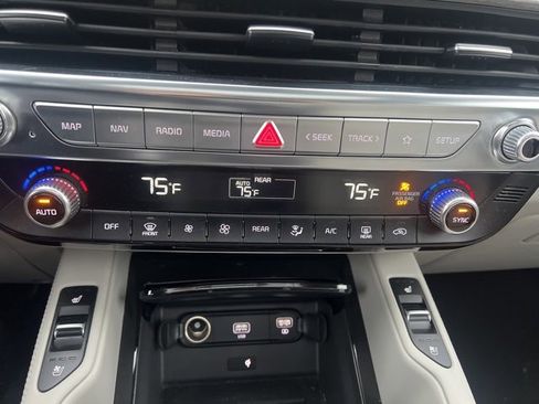 Used 2020 Kia Telluride EX w/ EX Premium Package image 12