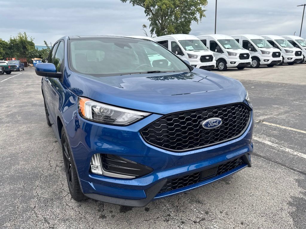 Certified 2023 Ford Edge ST-Line w/ Class II Trailer Tow Package AWD/4WD image 57