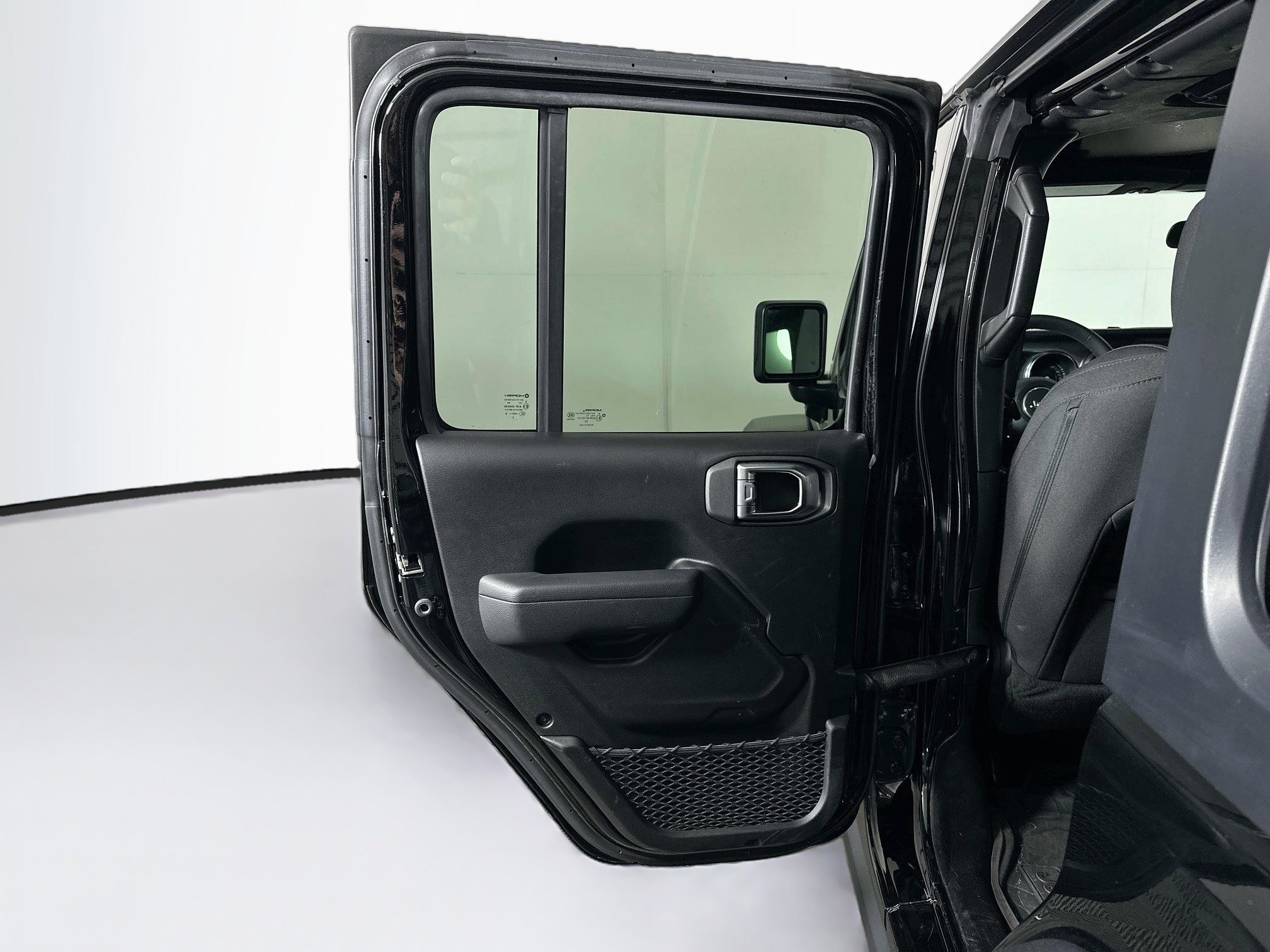 Used 2023 Jeep Wrangler Unlimited AWD/4WD image 25