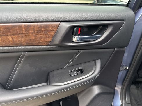 Used 2018 Subaru Outback 2.5i Limited AWD/4WD image 19