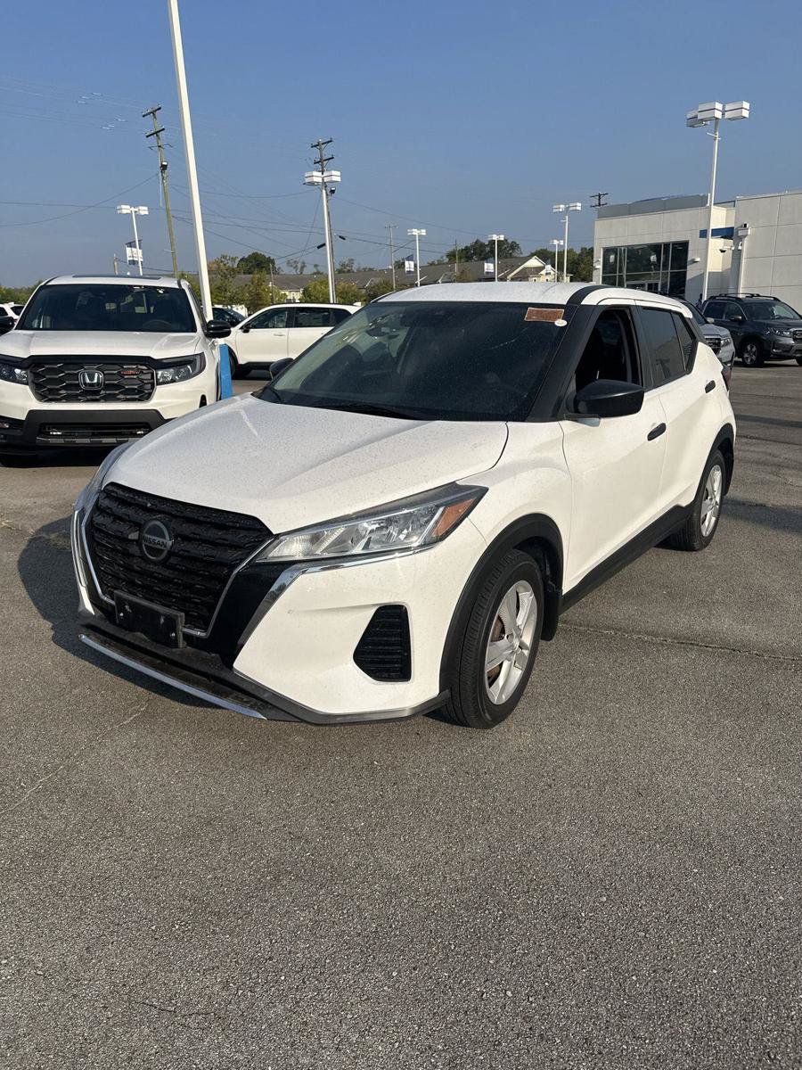 Used 2021 Nissan Kicks S w/ Interior Electronics Package FWD image 1