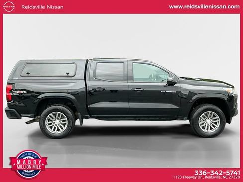Used 2023 Chevrolet Colorado LT w/ LT Convenience Package II AWD/4WD image 7
