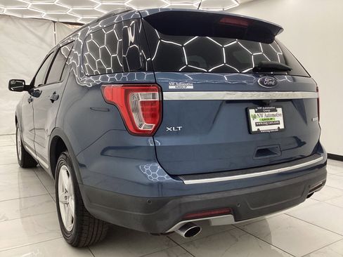 Used 2018 Ford Explorer XLT w/ Equipment Group 201A image 8
