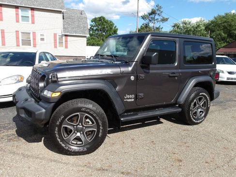 Used 2020 Jeep Wrangler Sport AWD/4WD image 2