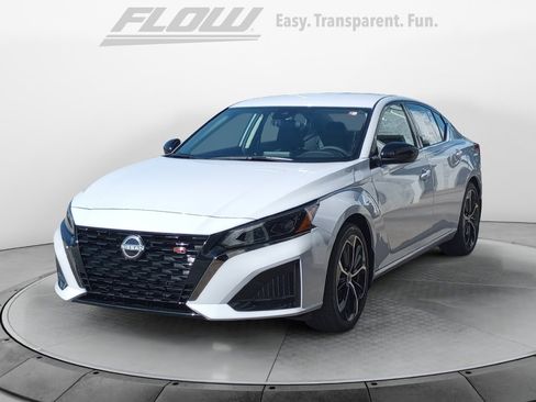 New 2025 Nissan Altima 2.5 SR image 3