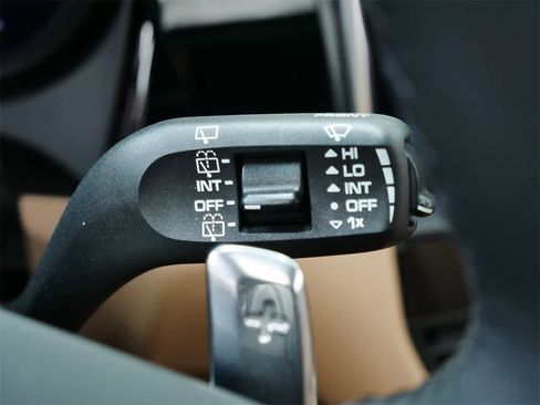 Used 2025 Porsche Macan image 23