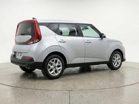 Used 2025 Kia Soul LX w/ LX Technology Package FWD image 9
