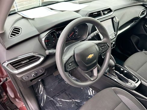 Used 2023 Chevrolet TrailBlazer LT w/ Convenience Package image 9