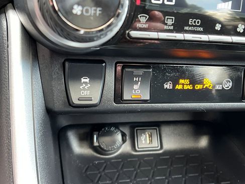 Used 2024 Toyota RAV4 XLE w/ Convenience Package image 30