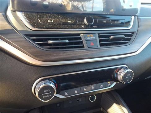 New 2025 Nissan Altima 2.5 SV w/ SV Special Edition Package image 13