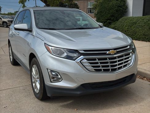Used 2018 Chevrolet Equinox LT FWD image 1