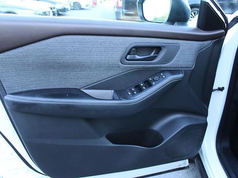 Used 2022 Nissan Rogue S FWD image 10