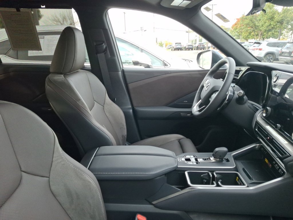 Used 2026 Lexus TX 350 AWD w/ Technology Package image 6