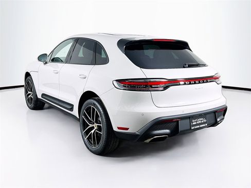 New 2026 Porsche Macan image 3