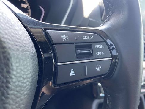 Used 2025 Honda Pilot Touring image 19