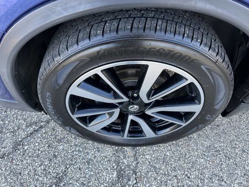 Used 2020 Nissan Rogue SL image 9