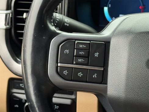 Used 2023 Ford F350 Lariat w/ Chrome Package image 12