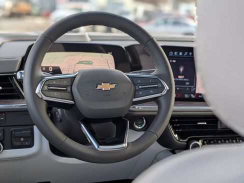 New 2026 Chevrolet Suburban Premier image 16