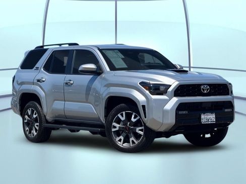Used 2025 Toyota 4Runner TRD Sport AWD/4WD image 2