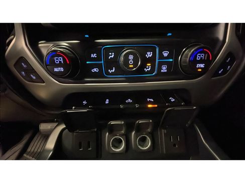 Used 2017 GMC Sierra 1500 SLT w/ SLT Premium Package AWD/4WD image 14