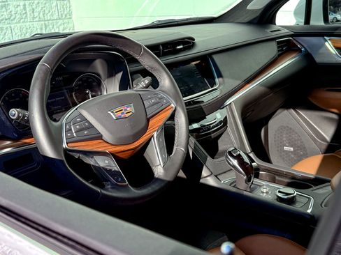 Used 2022 Cadillac XT5 Premium Luxury image 10